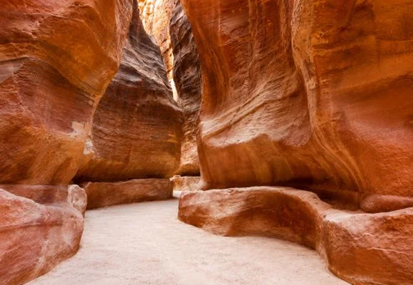 Senda del Al-Siq a la Tesorería (senda principal)